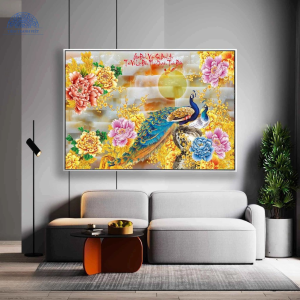 Tranh đôi công bên hoa mẫu đơn