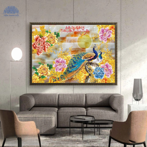 Tranh đôi công bên hoa mẫu đơn